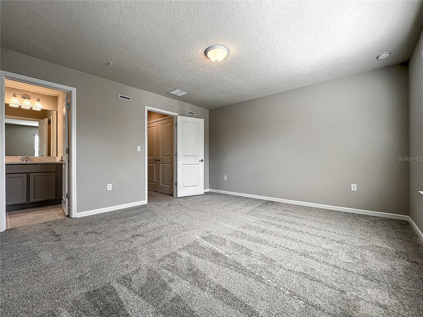 GRAYSON SQUARE - Residential Lease