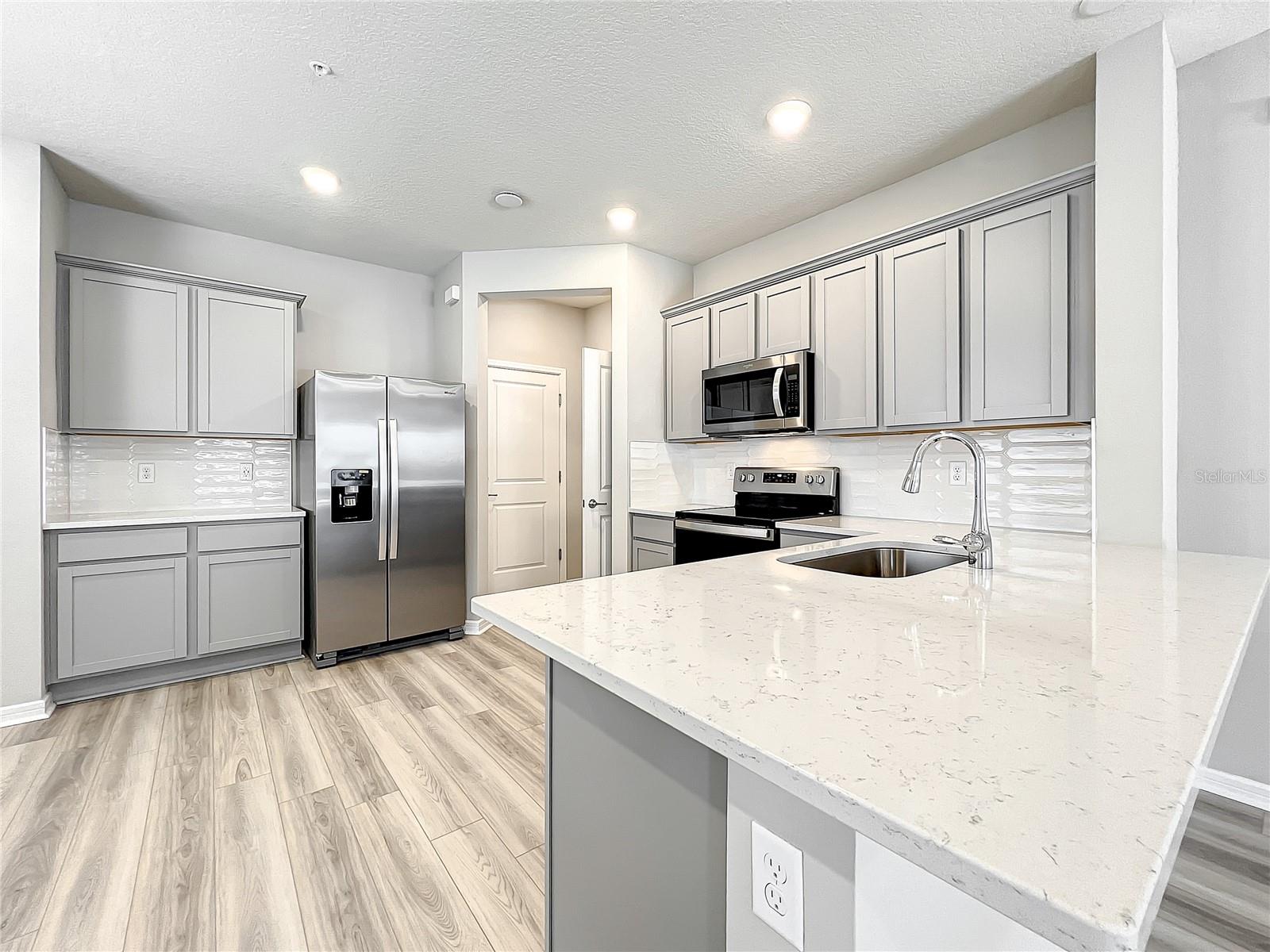 GRAYSON SQUARE - Residential Lease