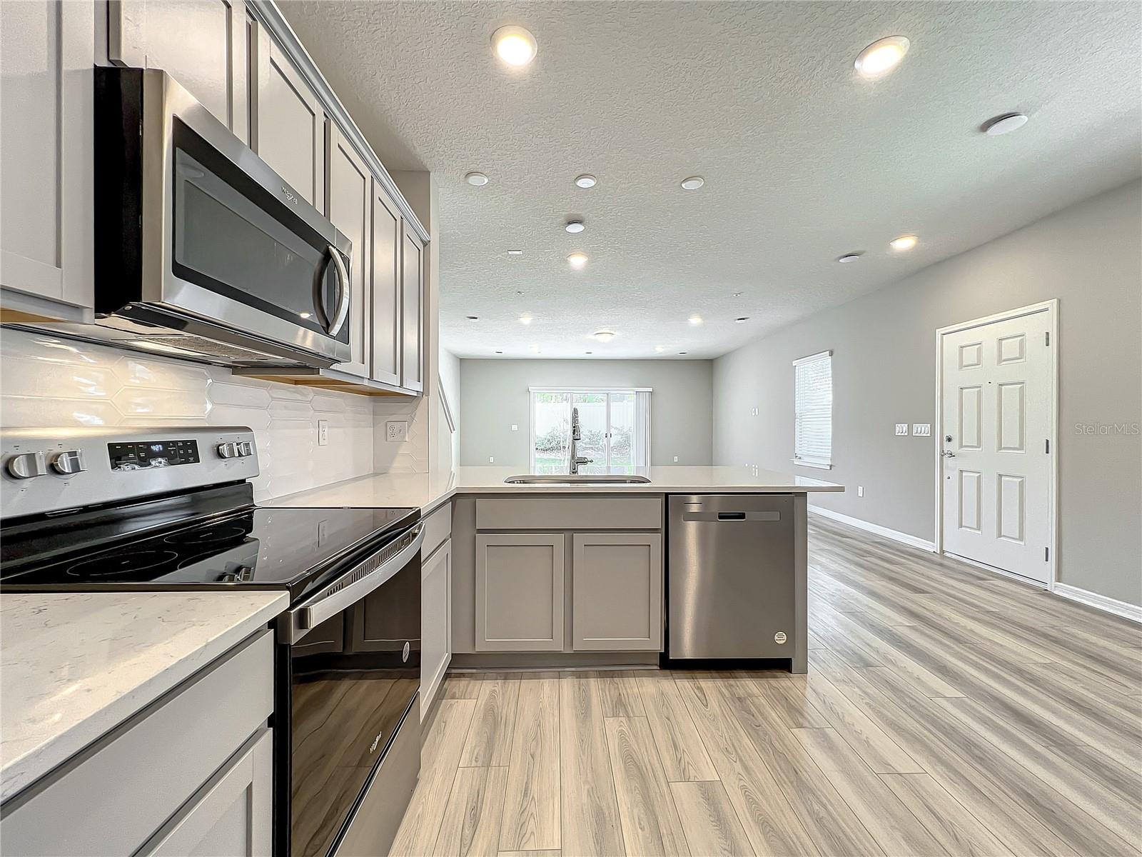 GRAYSON SQUARE - Residential Lease