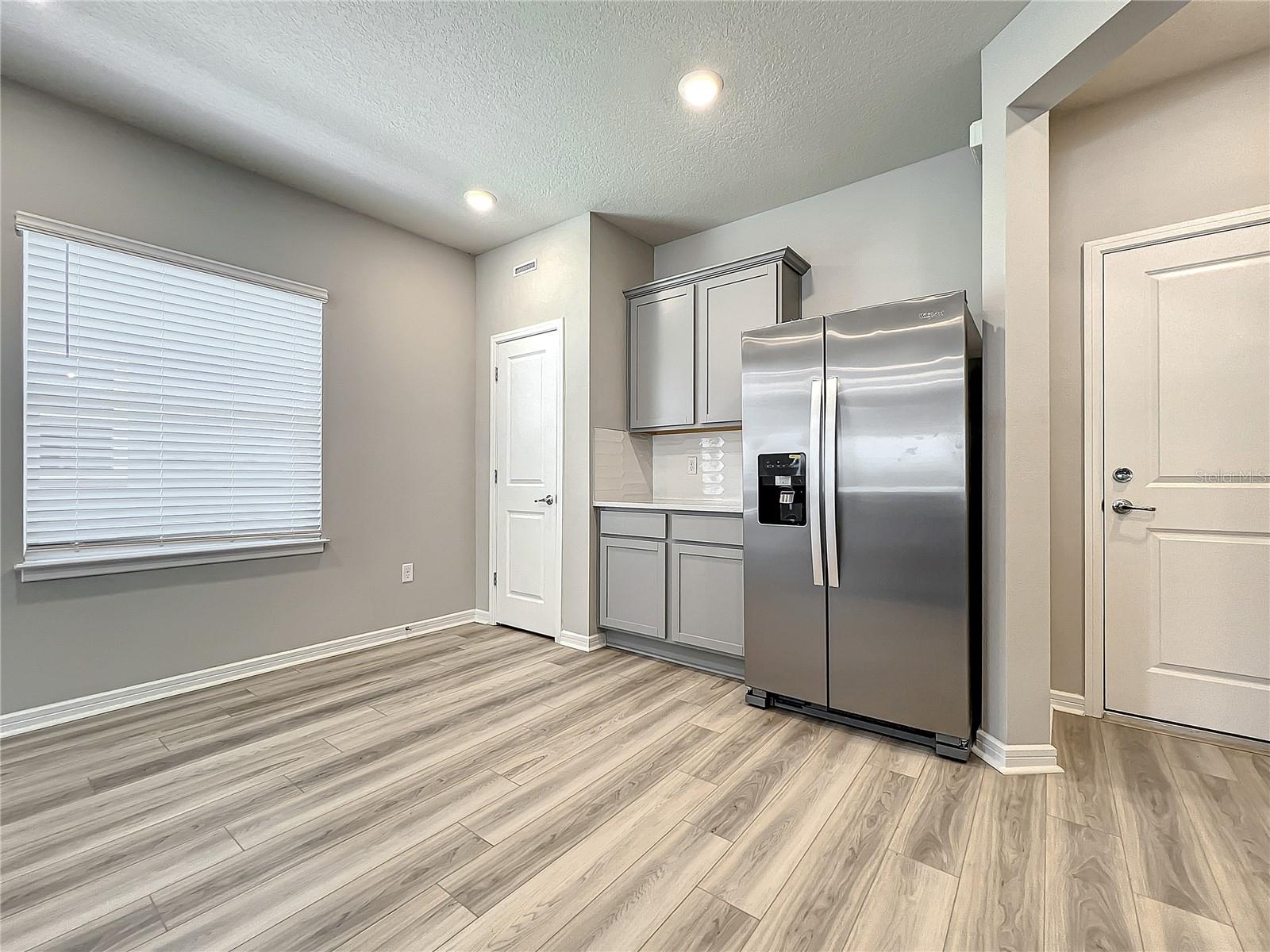 GRAYSON SQUARE - Residential Lease