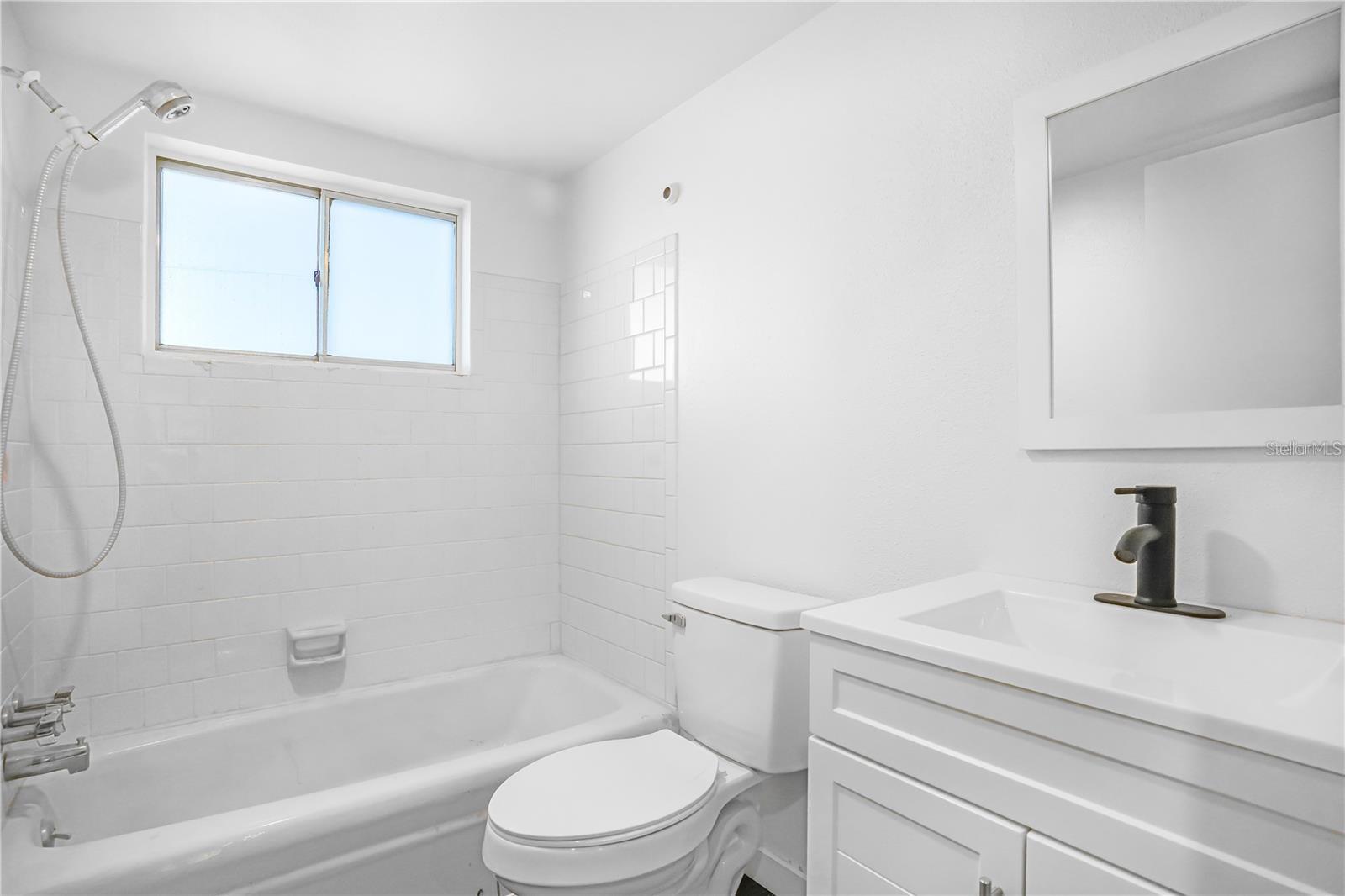 BAYSHORE GARDENS APTS 5 - Residential