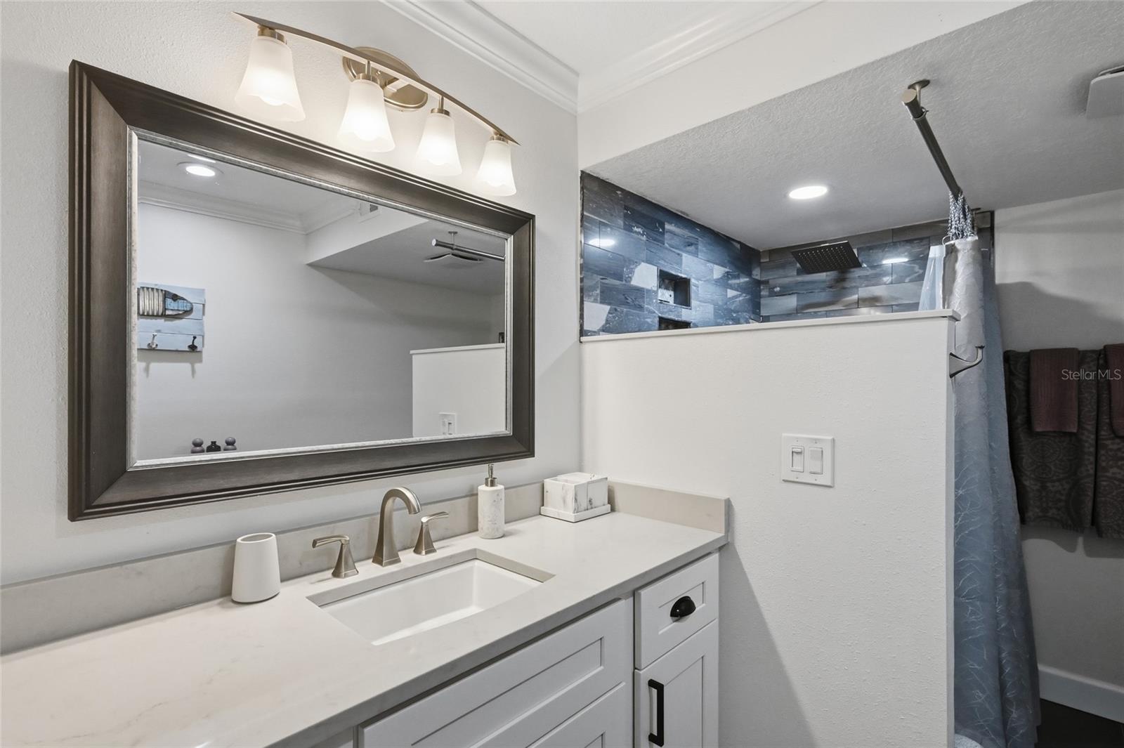 PELICAN HARBOUR & BEACH CLUB - Residential