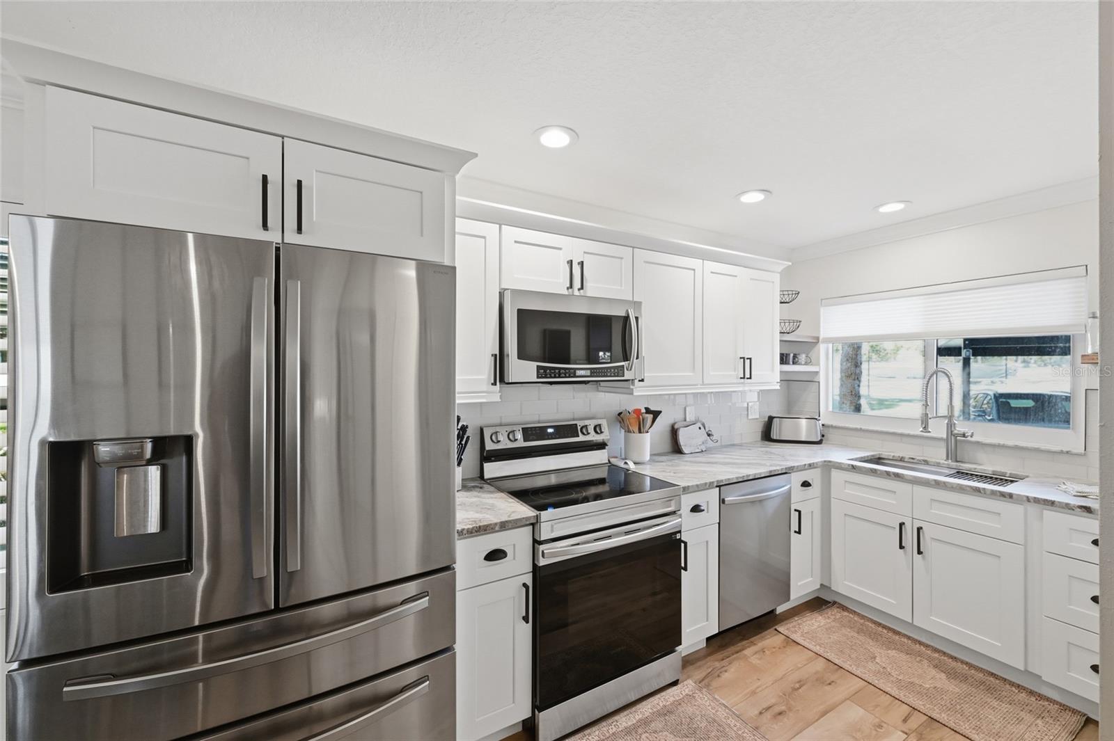 PELICAN HARBOUR & BEACH CLUB - Residential