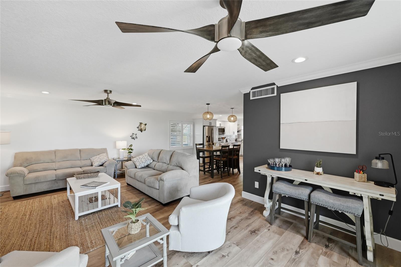 PELICAN HARBOUR & BEACH CLUB - Residential