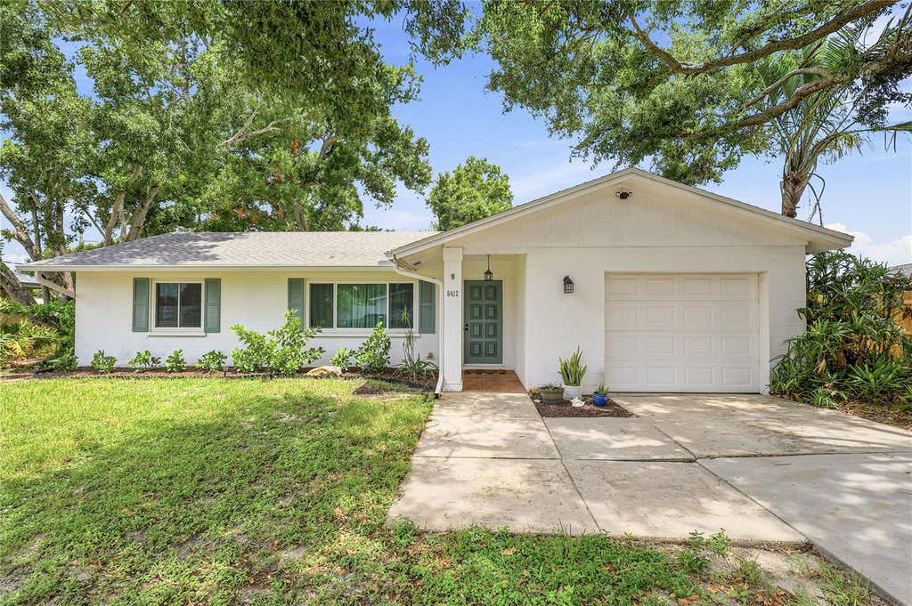 Photo of 6412 2nd Avenue W, Bradenton, FL 34209 (MLS # A4700630)