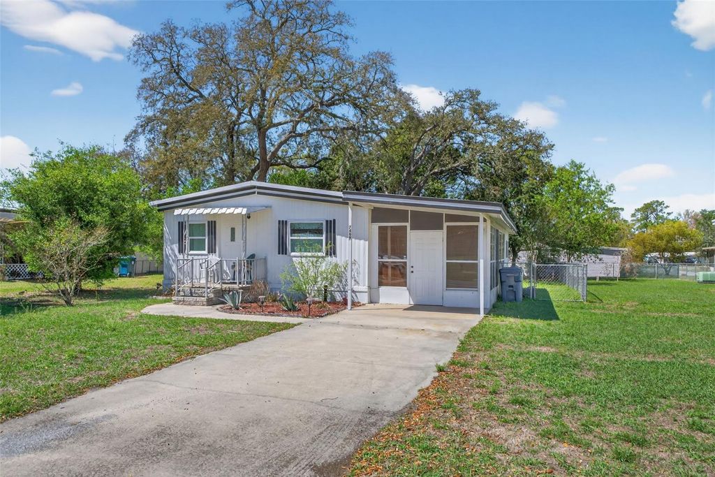 Photo of 7489 Western Circle Drive, Brooksville, FL 34613 (MLS # TB8488783)