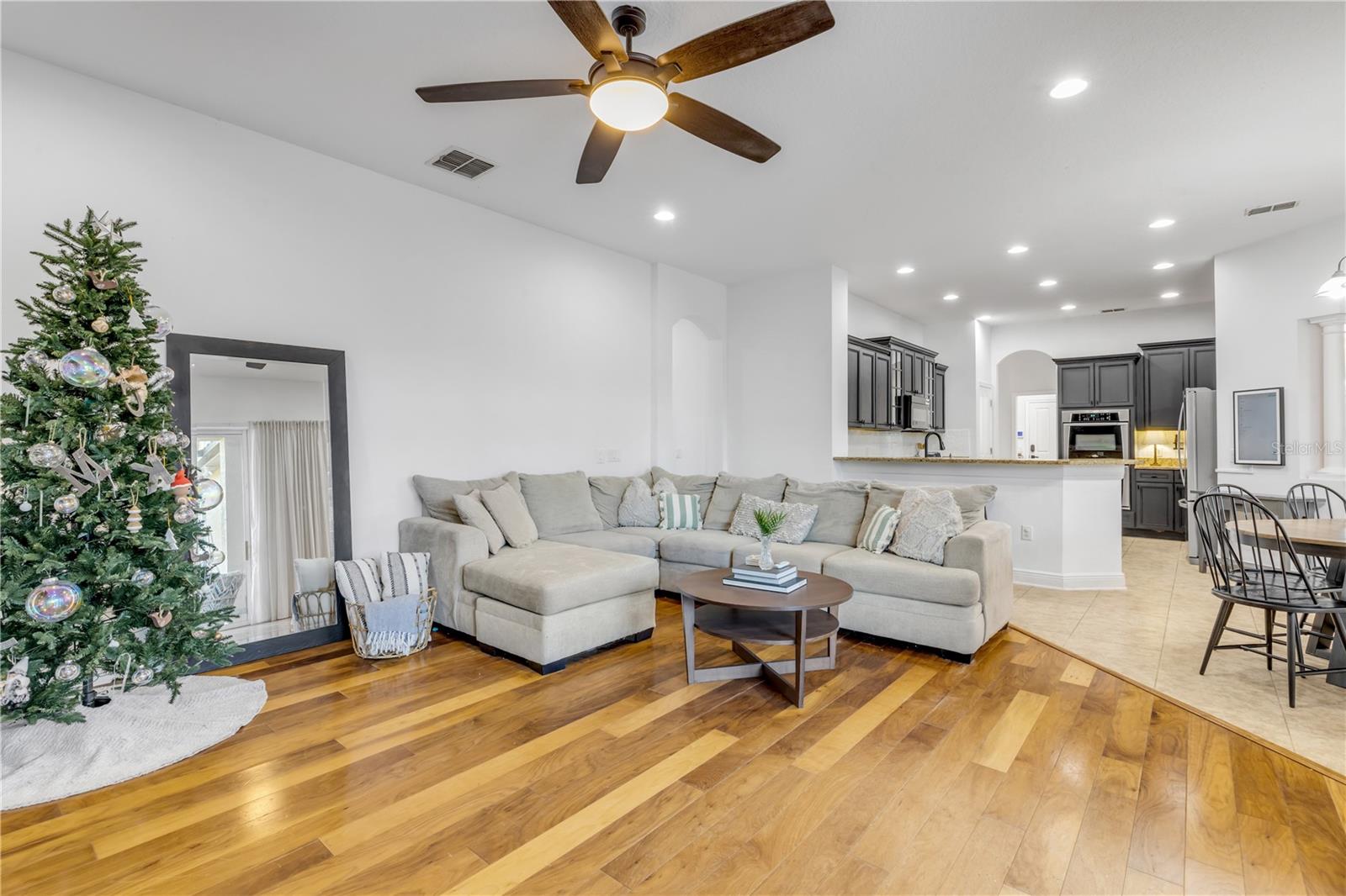 MOUNT DORA LOCH LEVEN PH 05 - Residential