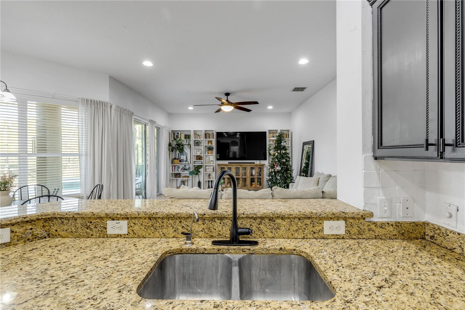 MOUNT DORA LOCH LEVEN PH 05 - Residential