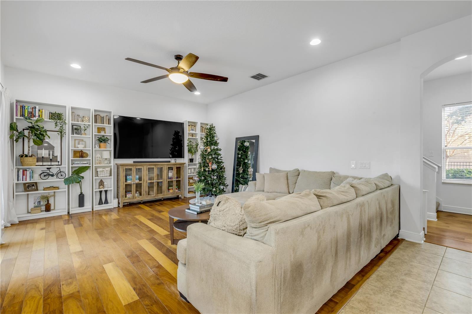 MOUNT DORA LOCH LEVEN PH 05 - Residential