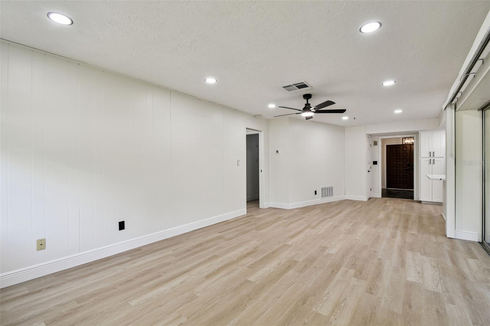 WESTLAKE VILLAGE - Residential Lease