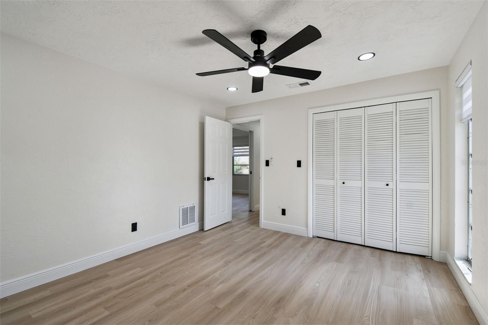 WESTLAKE VILLAGE - Residential Lease