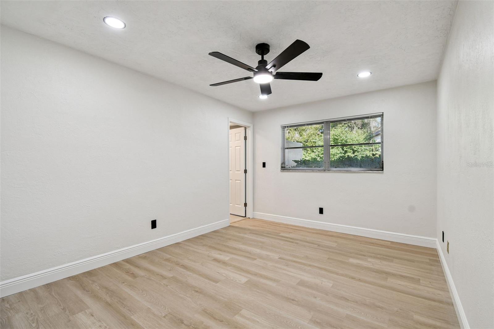 WESTLAKE VILLAGE - Residential Lease