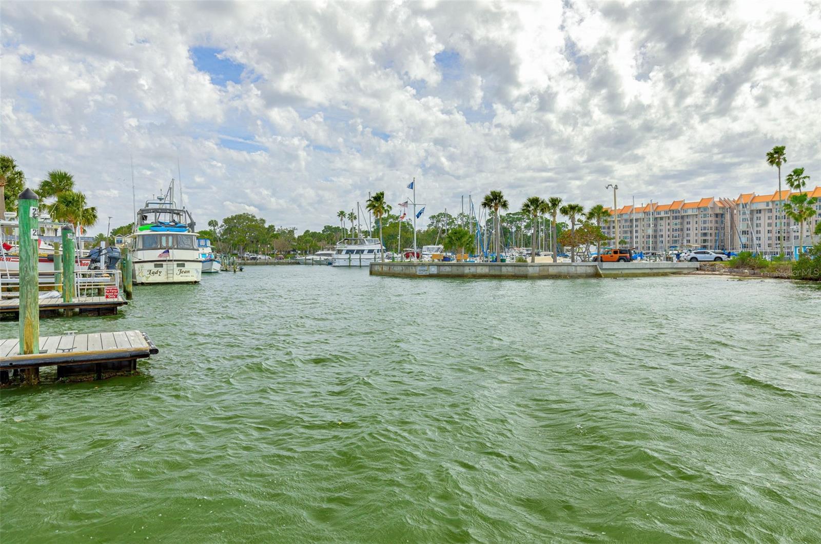 BELLE TERRE - Residential