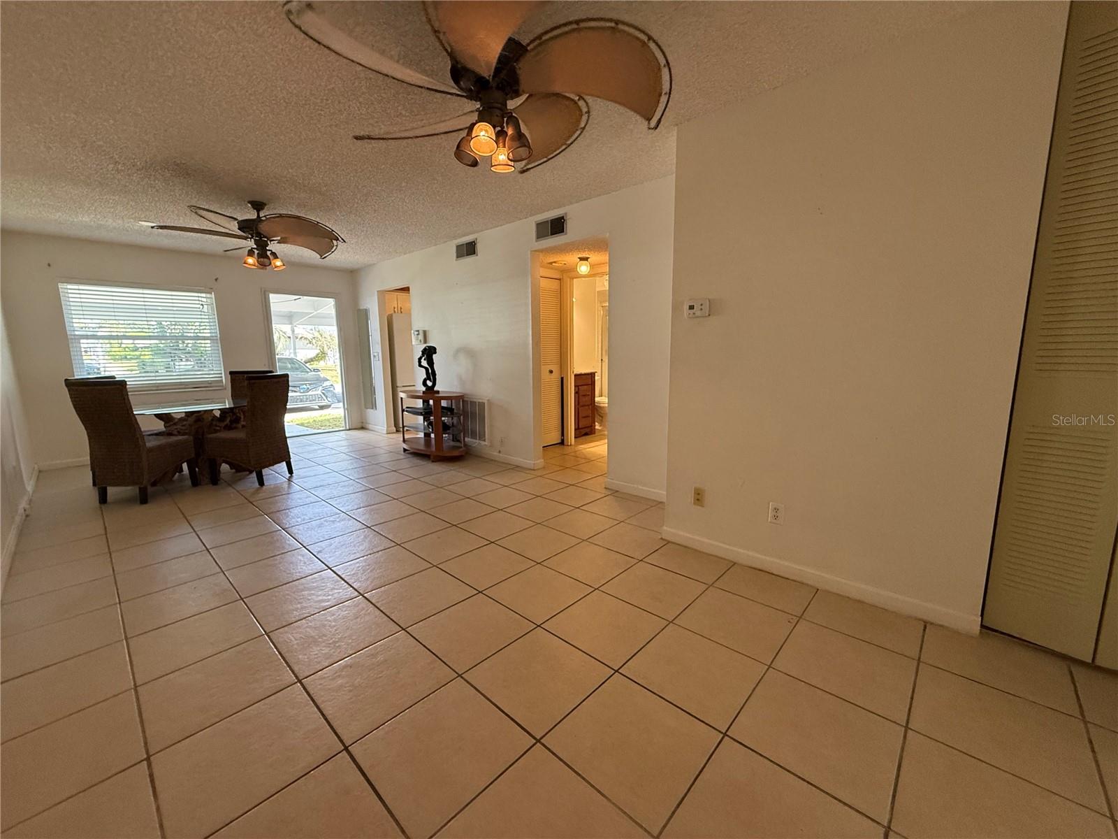 HILL CREST VILLAS - Residential