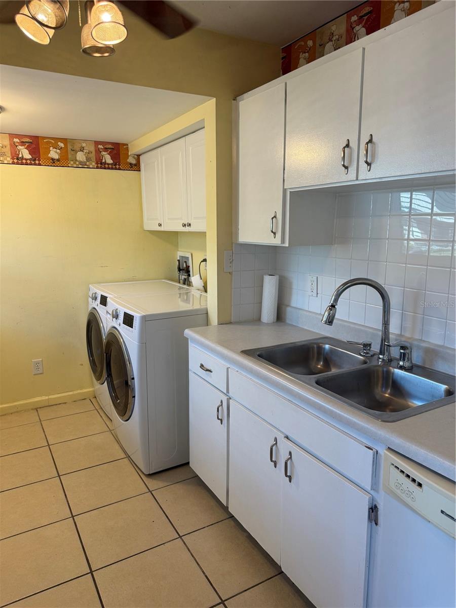 HILL CREST VILLAS - Residential