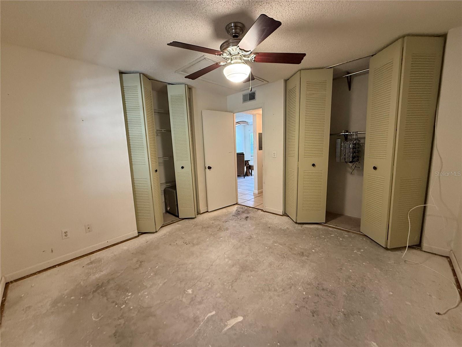 HILL CREST VILLAS - Residential