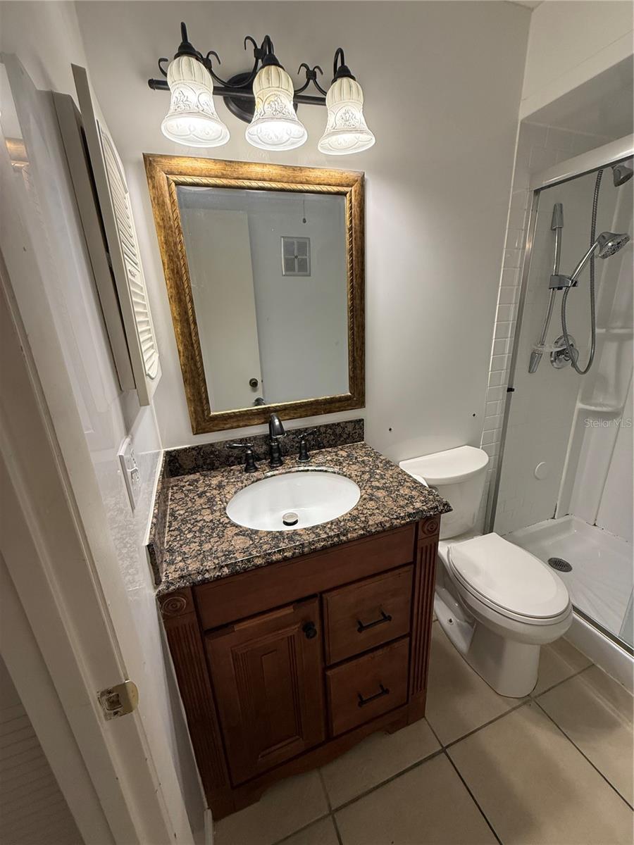 HILL CREST VILLAS - Residential
