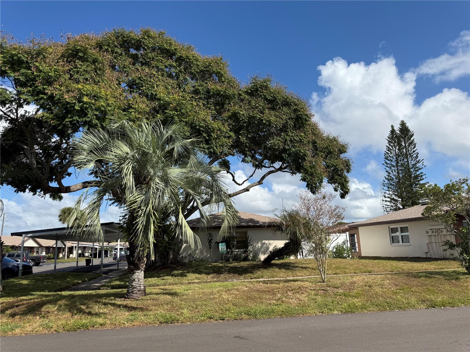 HILL CREST VILLAS - Residential