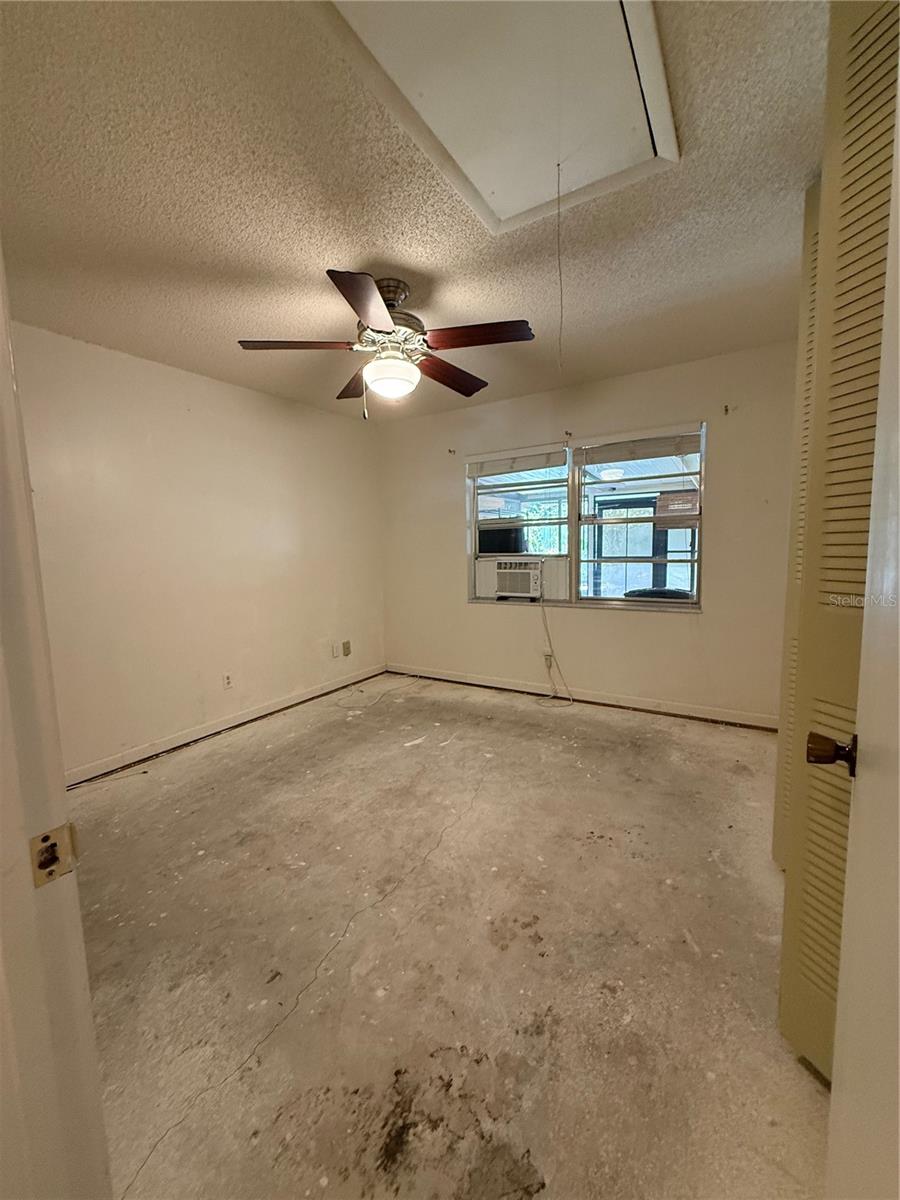 HILL CREST VILLAS - Residential
