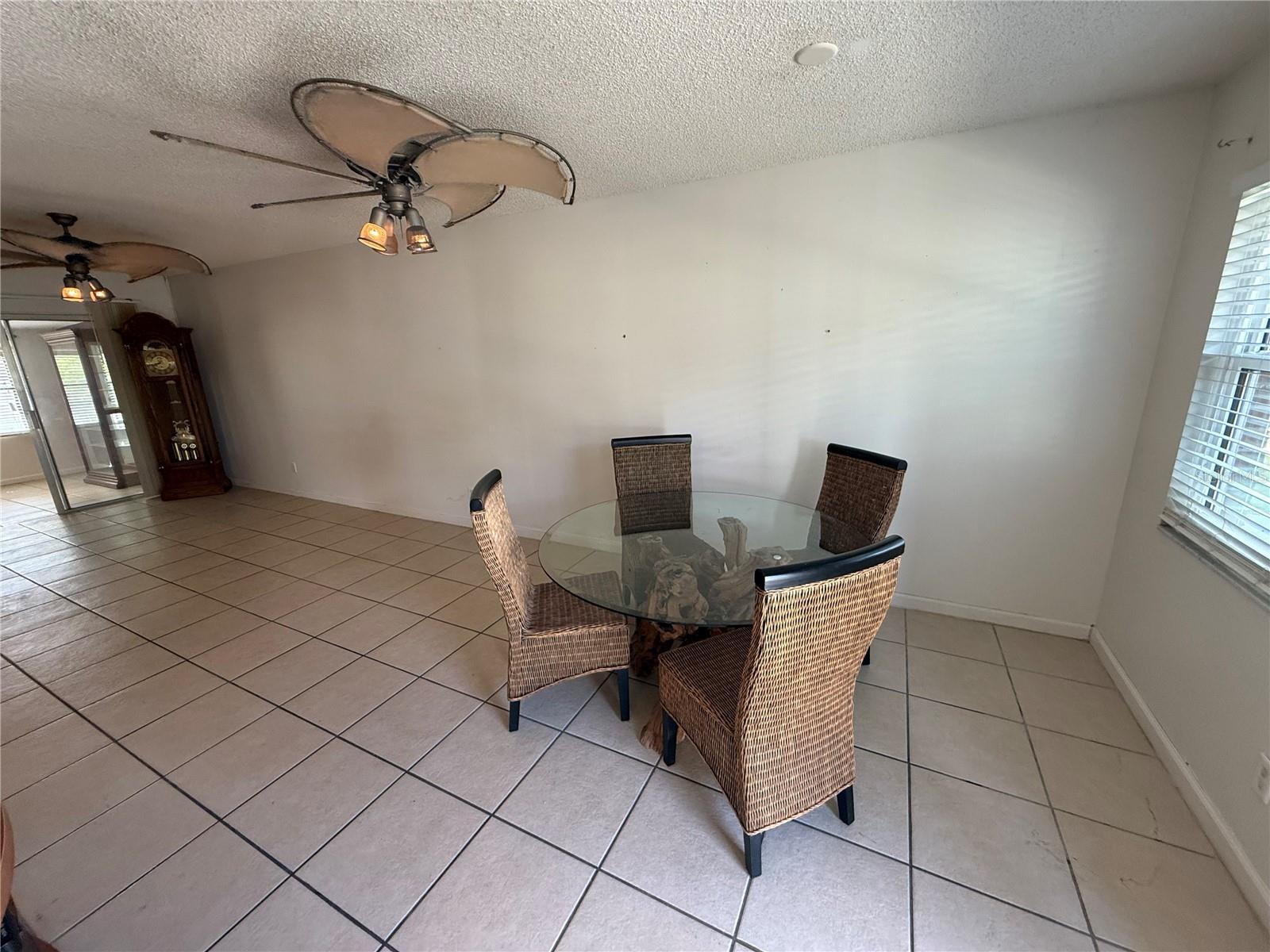 HILL CREST VILLAS - Residential