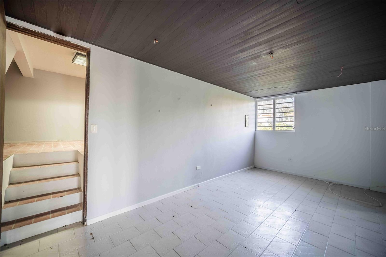 PORT ROAD - Residential