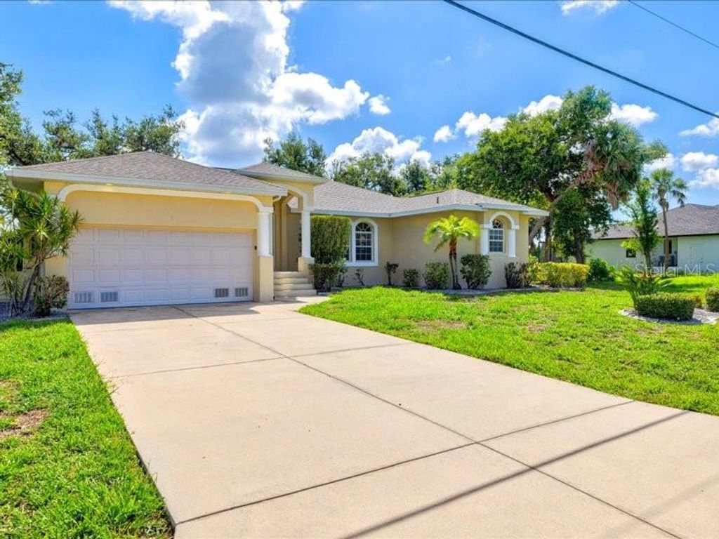 Photo of 23 Pine Valley Court, Rotonda West, FL 33947 (MLS # D6142704)