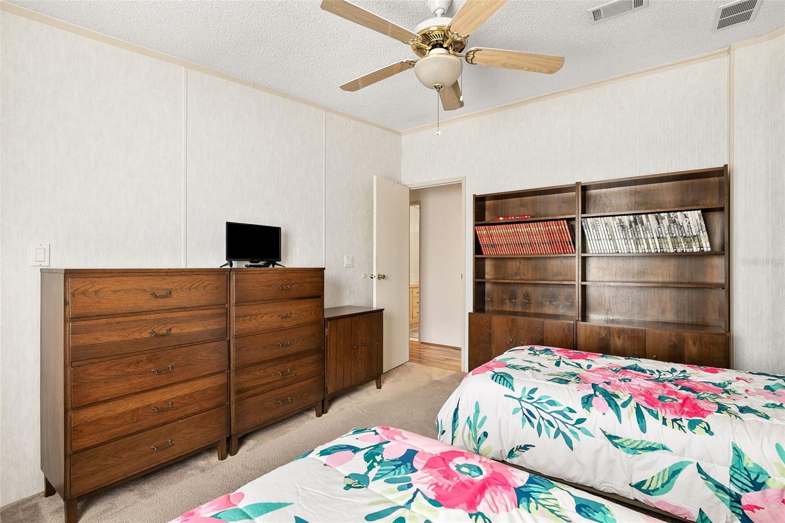 IMPERIAL LAKES ESTATES UNIT II - Residential