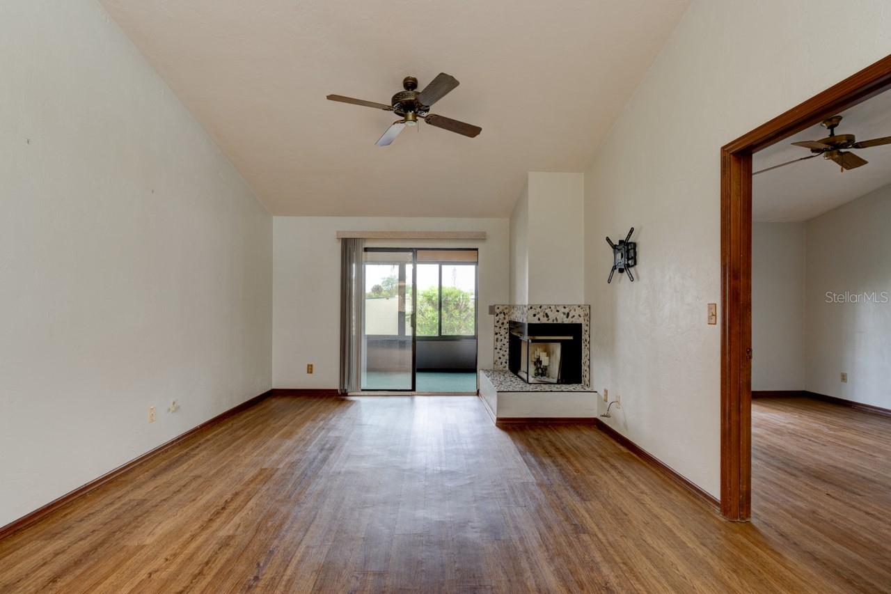 CHARTER OAKS TWNHMS - Residential