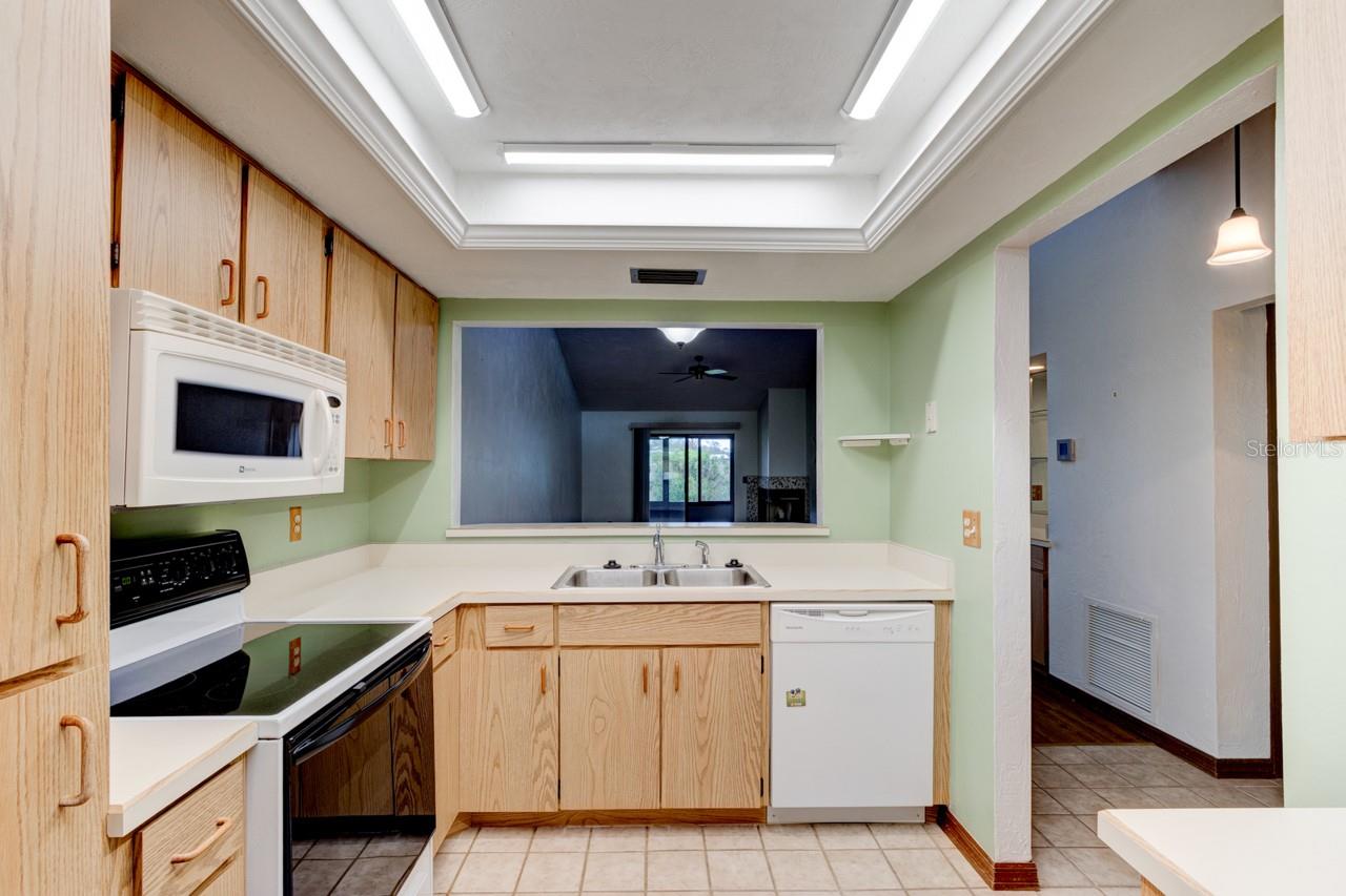 CHARTER OAKS TWNHMS - Residential