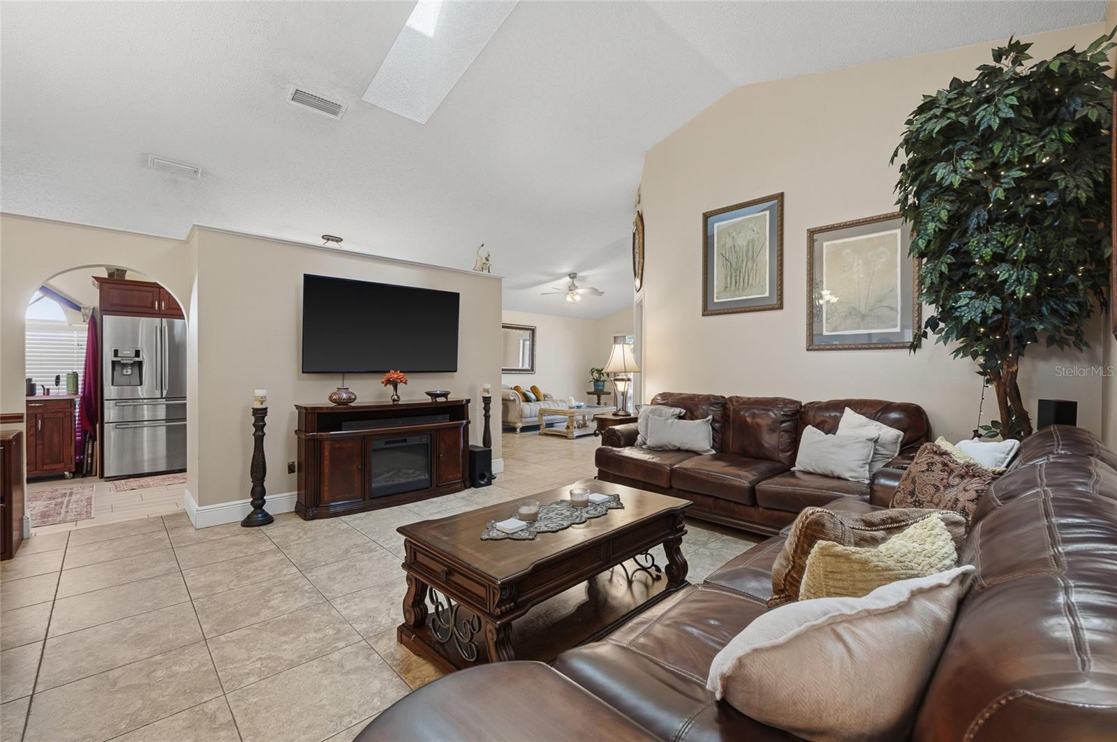 1027 KELLY CREEK CIRCLE