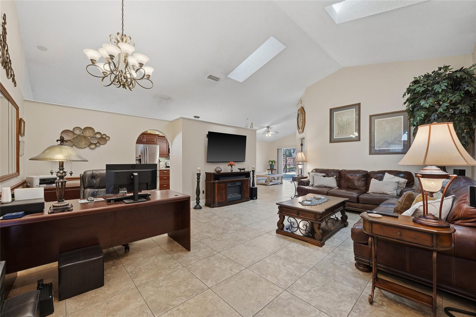 1027 KELLY CREEK CIRCLE