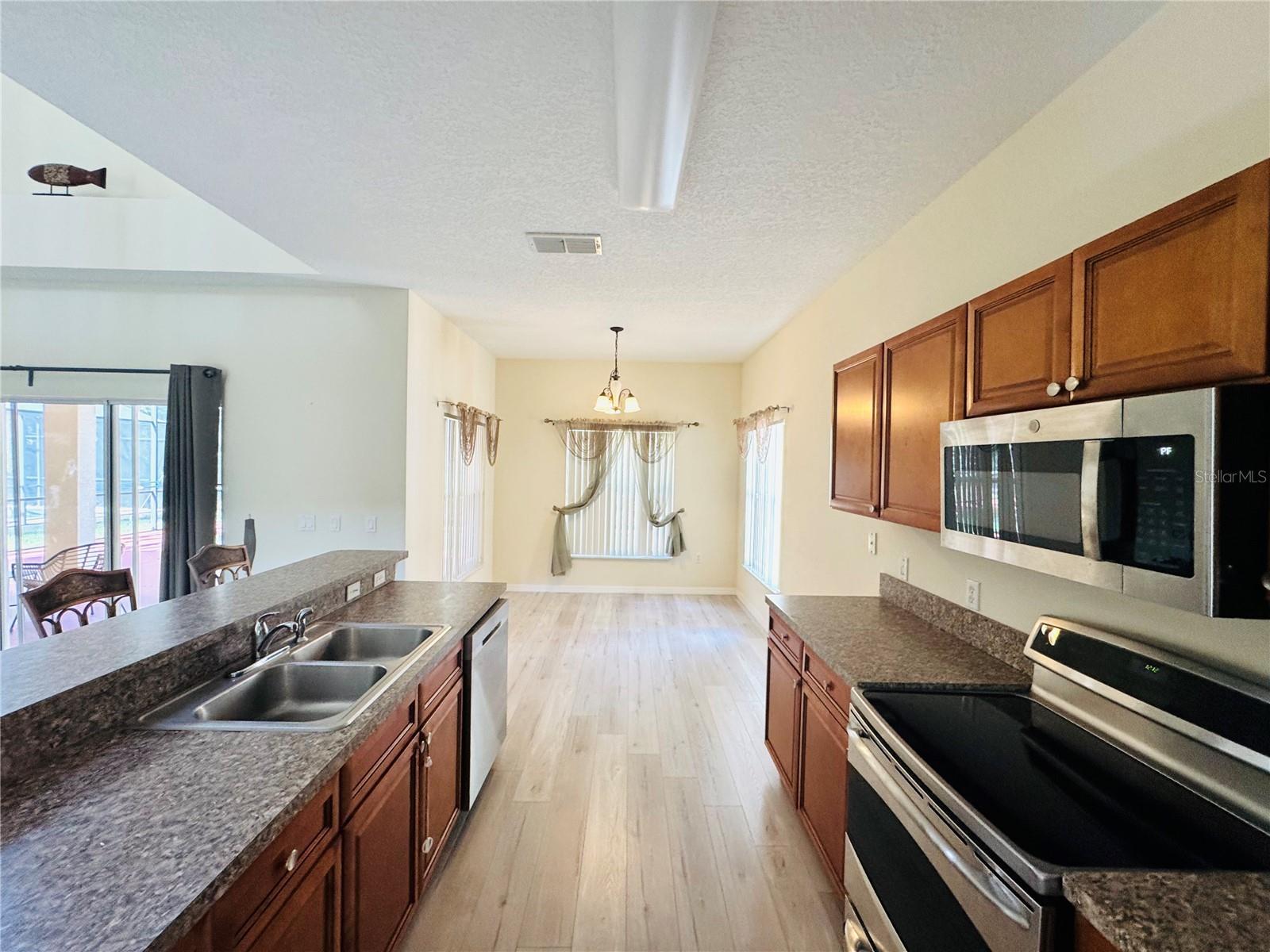 CUMBRIAN LAKES RESORT PH 4 - Residential Lease