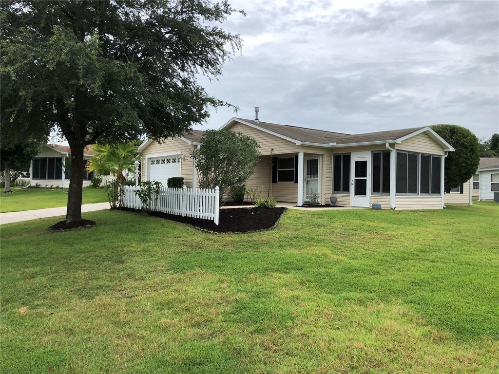 Photo of 1549 Hardeeville Court, The Villages, FL 32162 (MLS # G5105549)