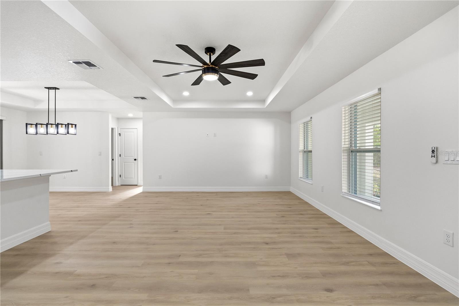 ROYAL HIGHLANDS - Residential