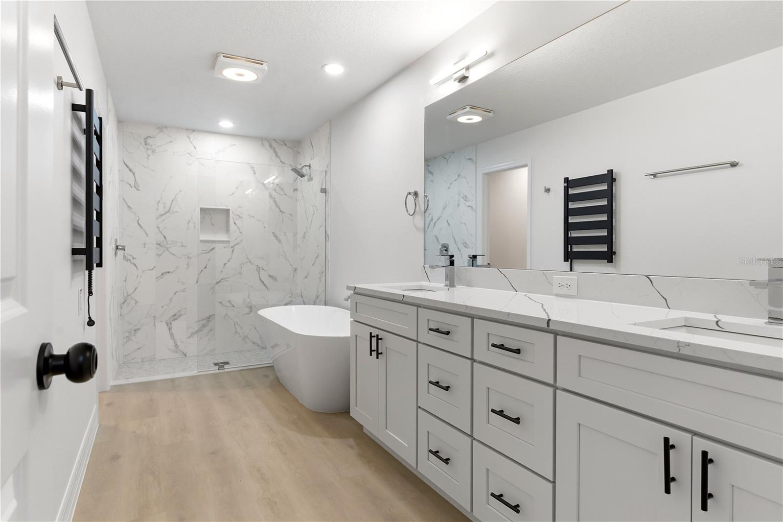 ROYAL HIGHLANDS - Residential