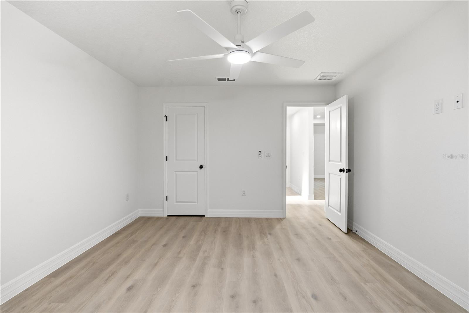 ROYAL HIGHLANDS - Residential