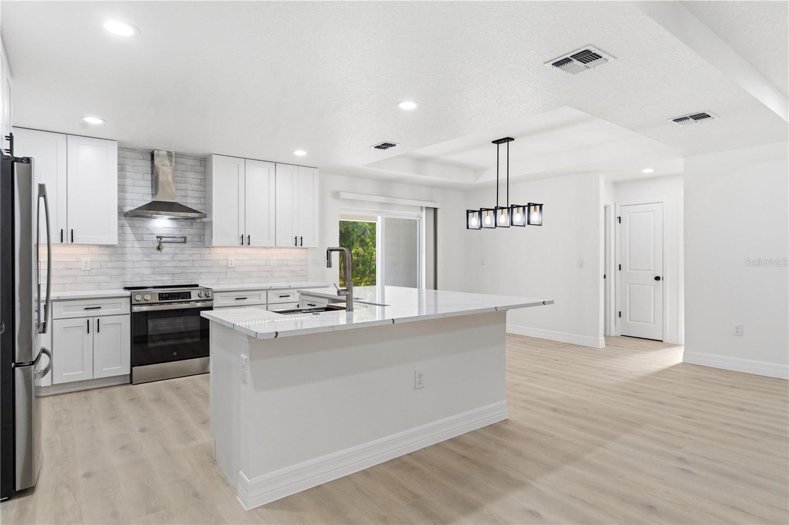 ROYAL HIGHLANDS - Residential