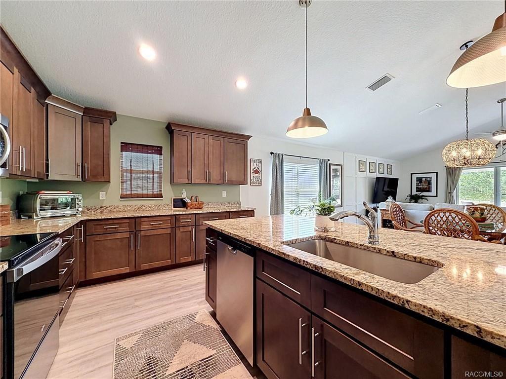 FAIRWAYS AT TWISTED OAKS SUB - Residential