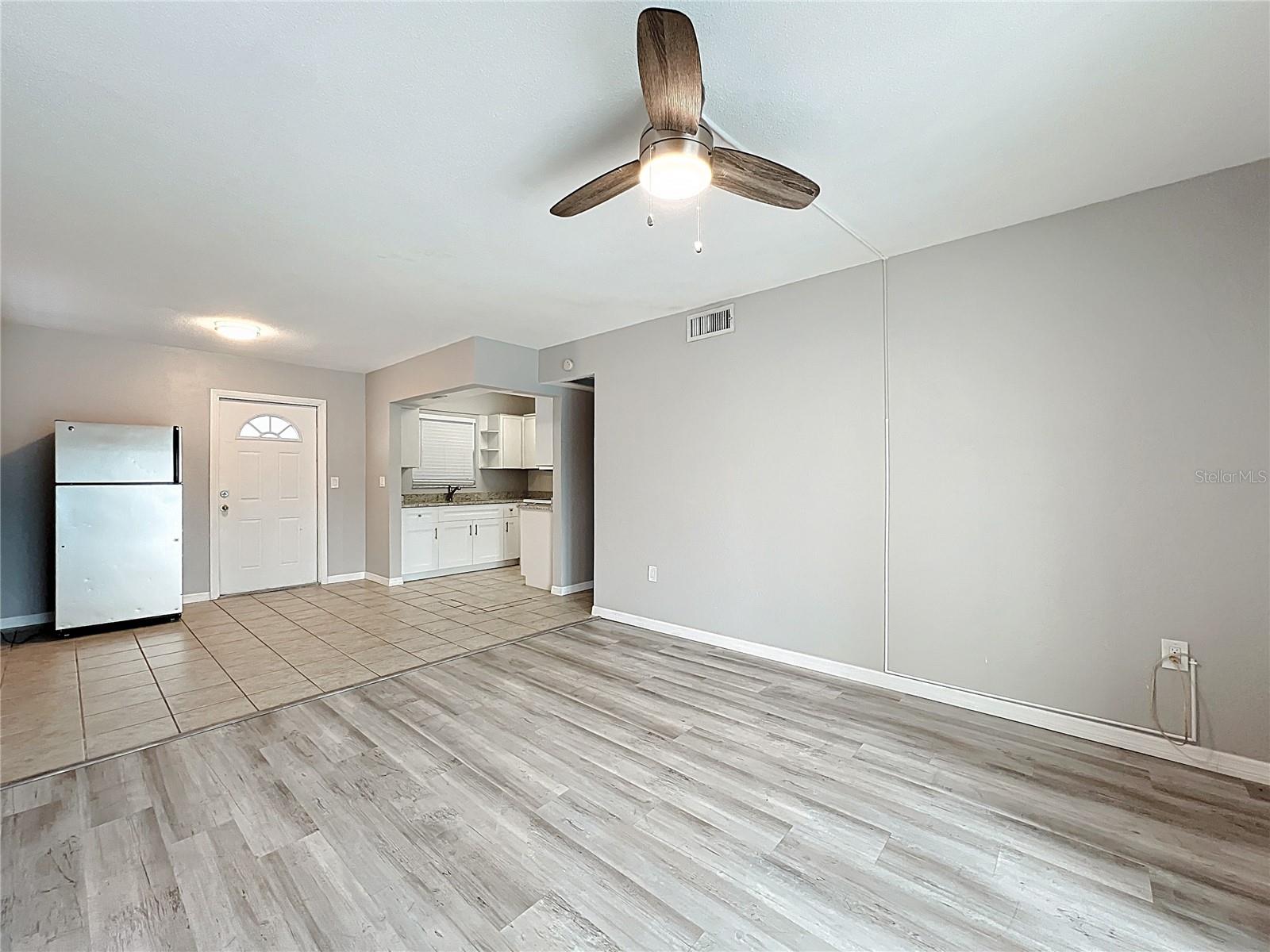 CAPRI ISLE SUB - Residential Lease