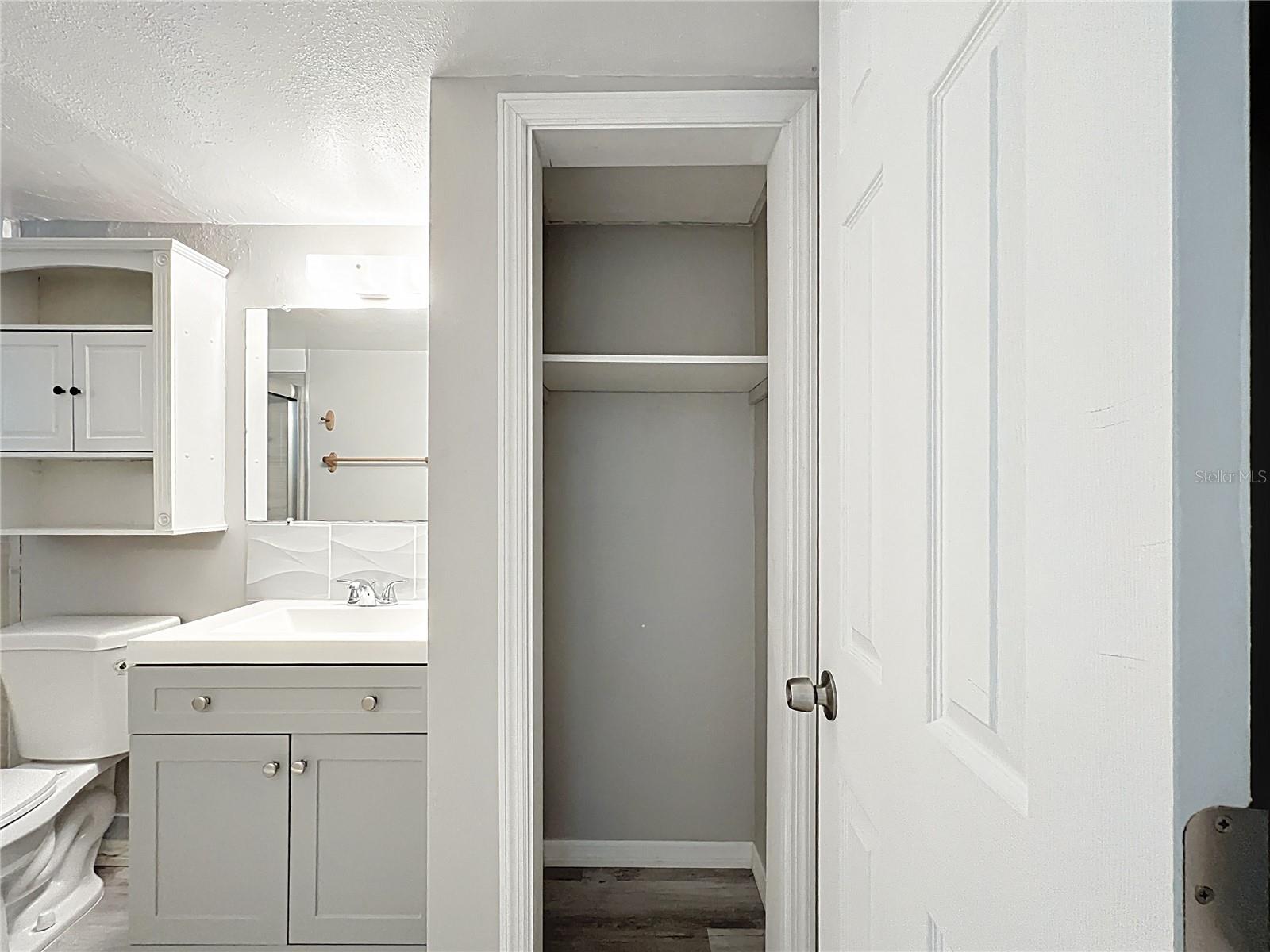 CAPRI ISLE SUB - Residential Lease