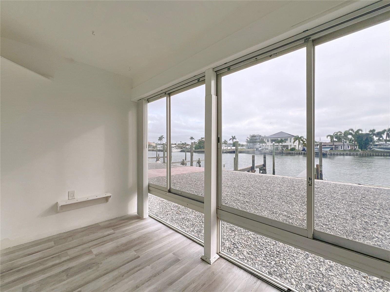 CAPRI ISLE SUB - Residential Lease