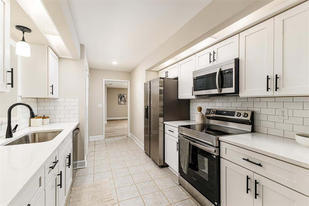 Photo of 2923 Forestbrook Drive N, Lakeland, FL 33811 (MLS # L4964429)