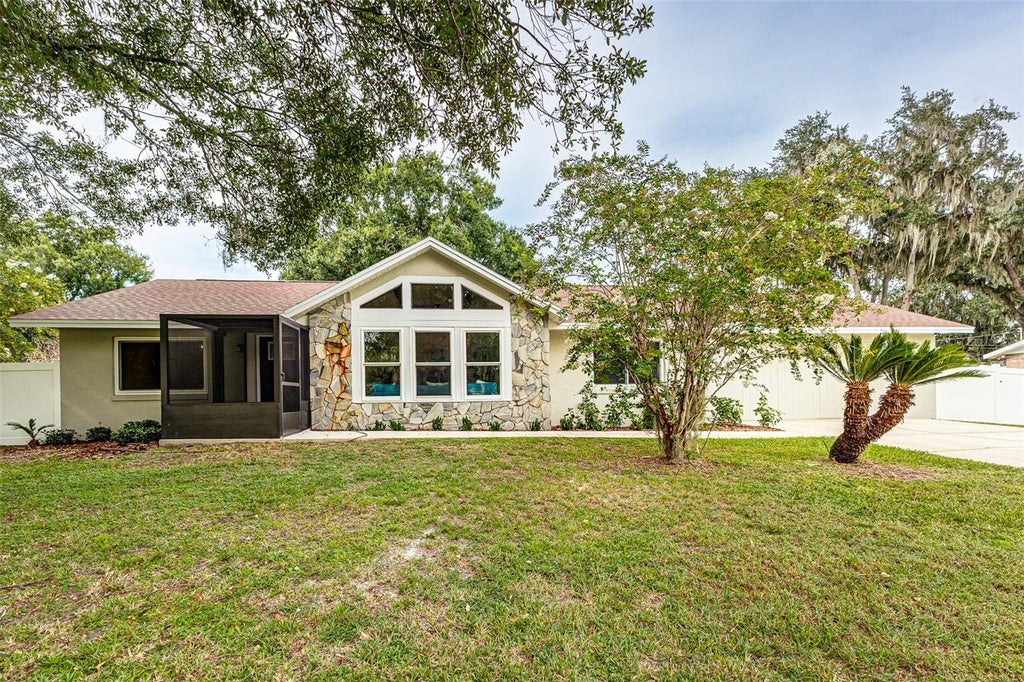 Photo of 2923 Forestbrook Drive N, Lakeland, FL 33811 (MLS # L4964429)