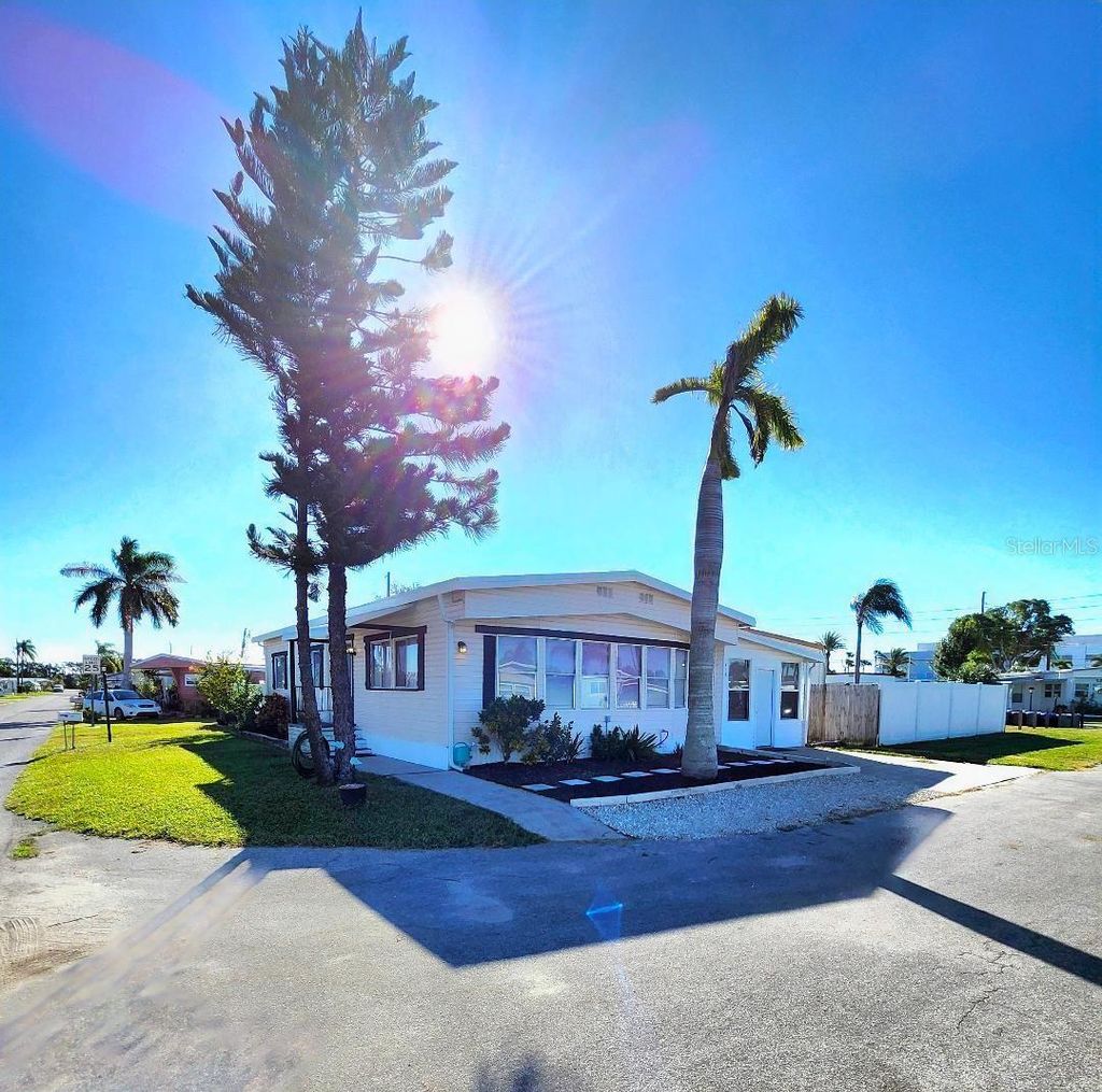 Photo of 416 52nd Avenue Drive W, Bradenton, FL 34207 (MLS # A4668338)