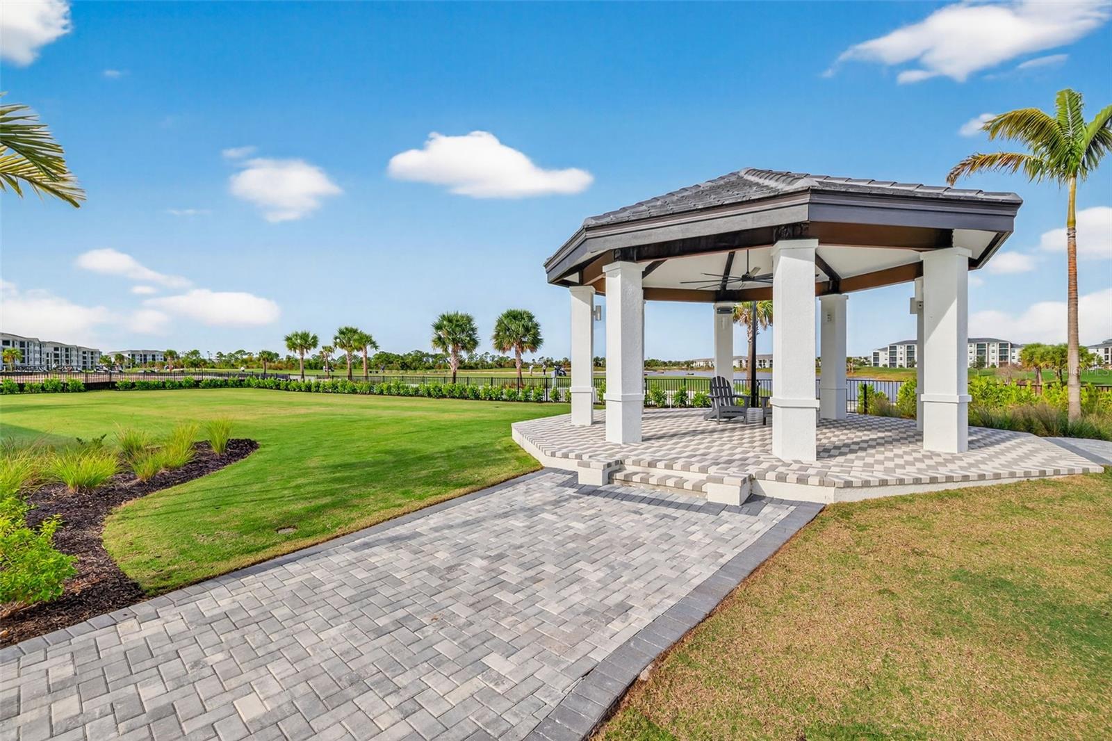 WELLEN PARK GOLF & COUNTRY CLUB - Residential