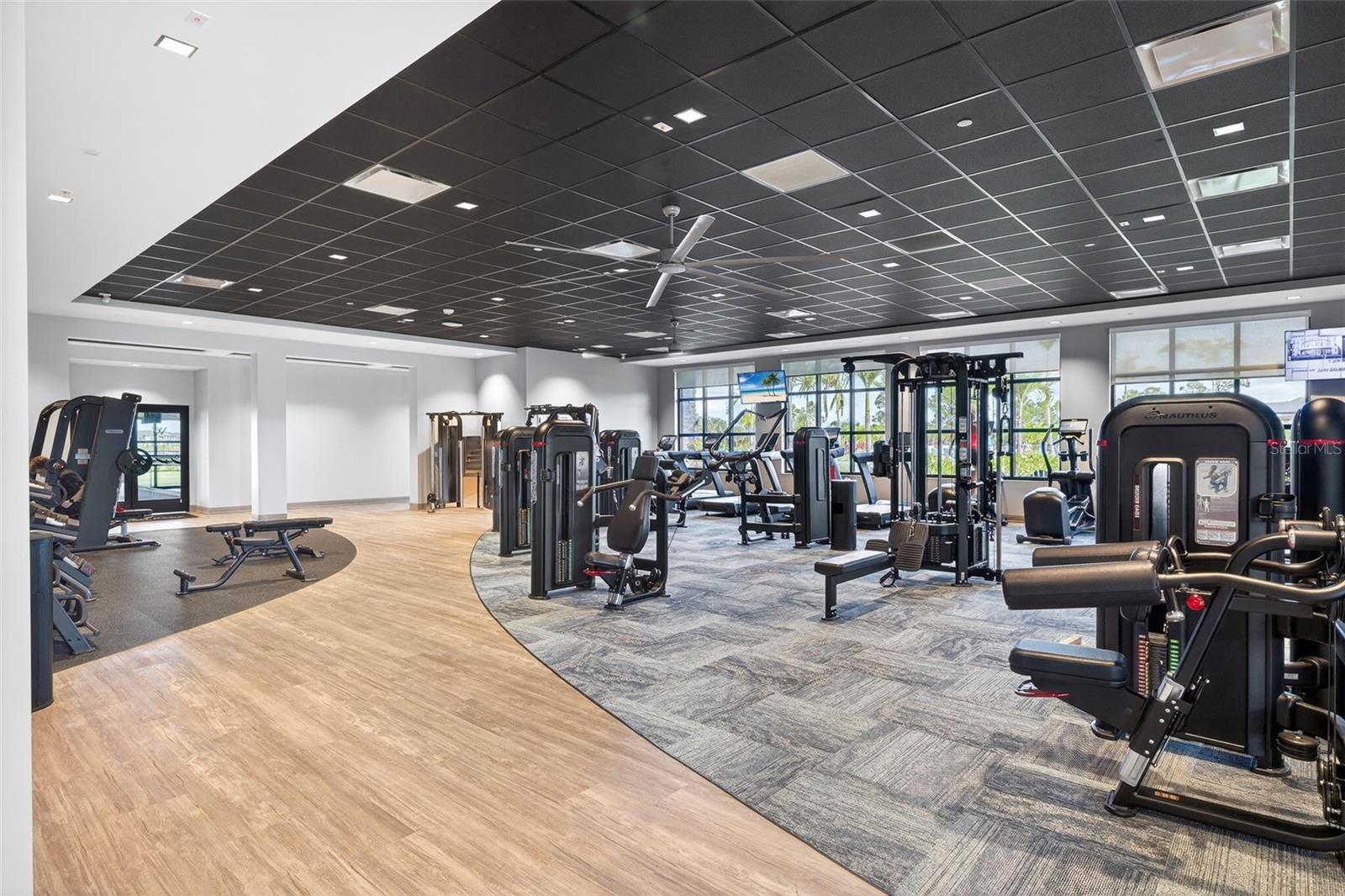 WELLEN PARK GOLF & COUNTRY CLUB - Residential