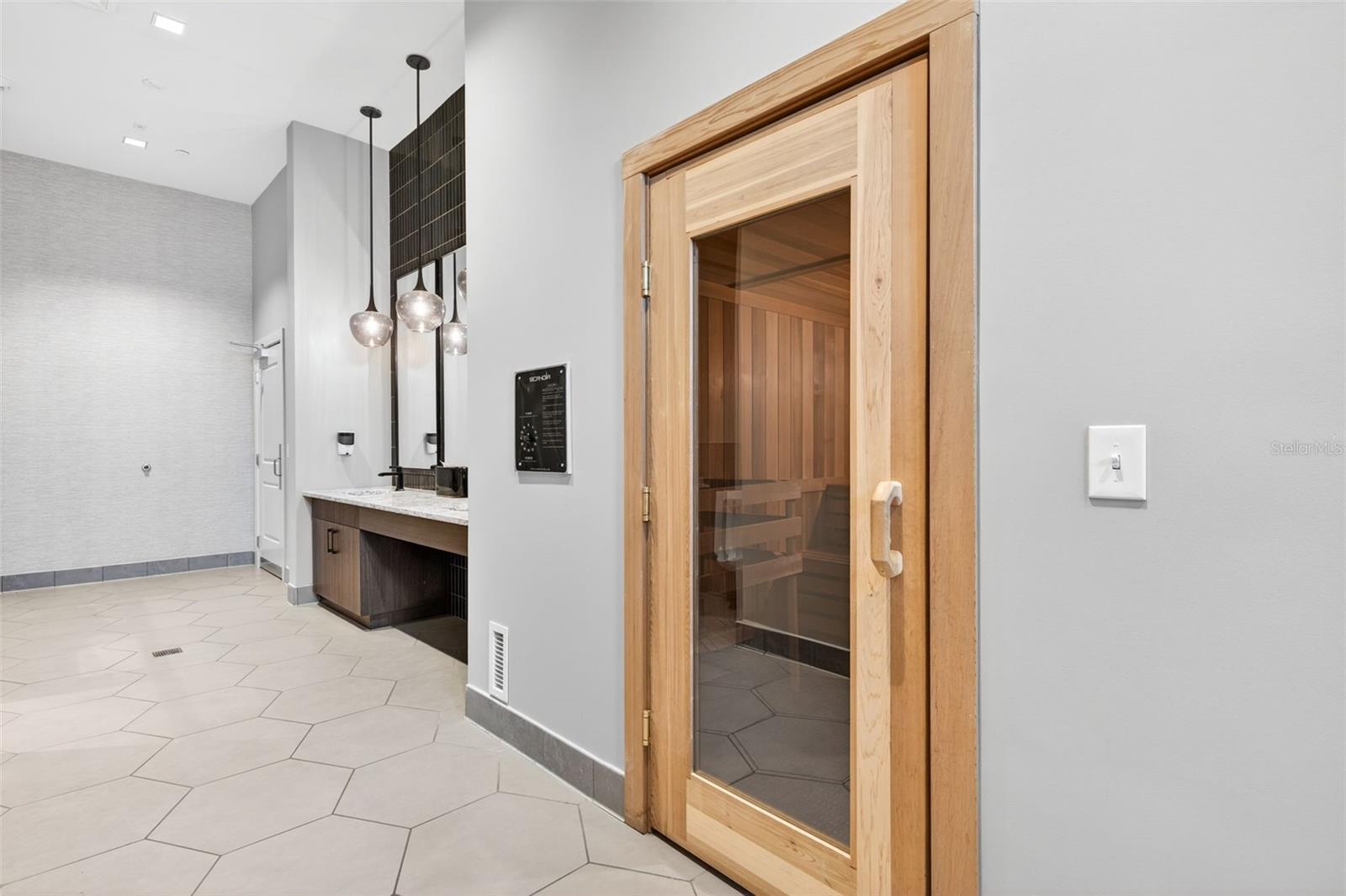 WELLEN PARK GOLF & COUNTRY CLUB - Residential