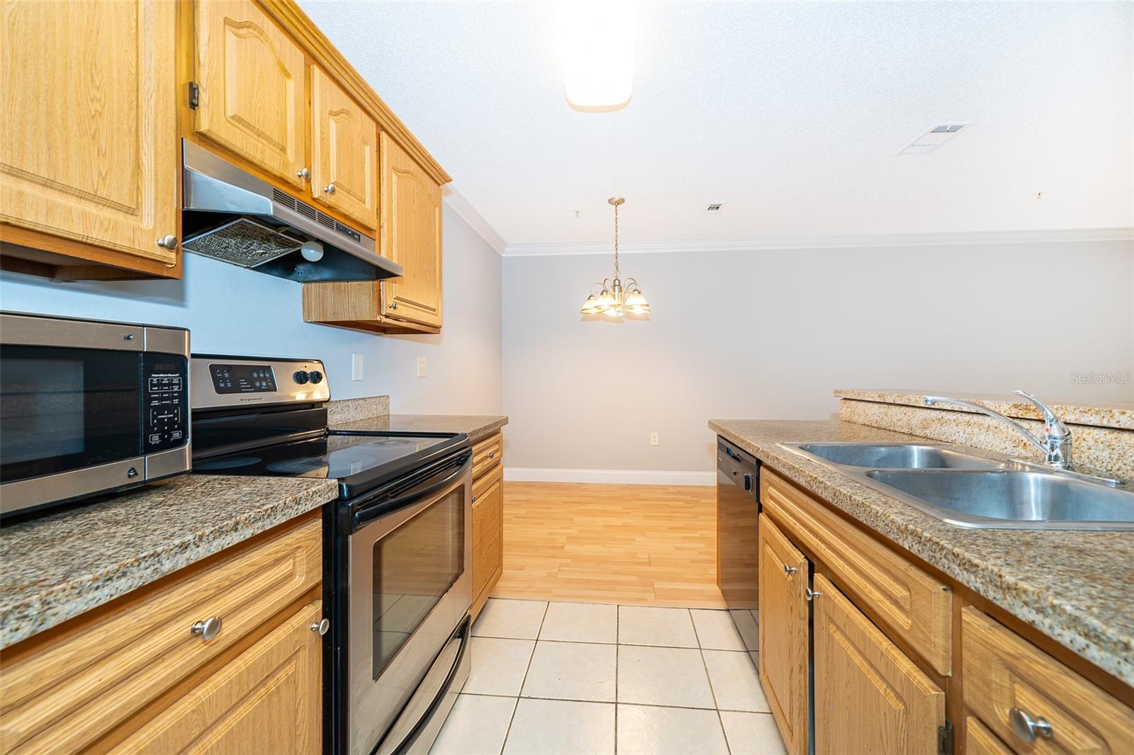 LANDING A CONDOMINIUM THE - Residential