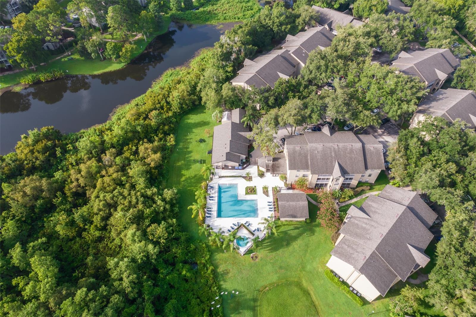 LANDING A CONDOMINIUM THE - Residential