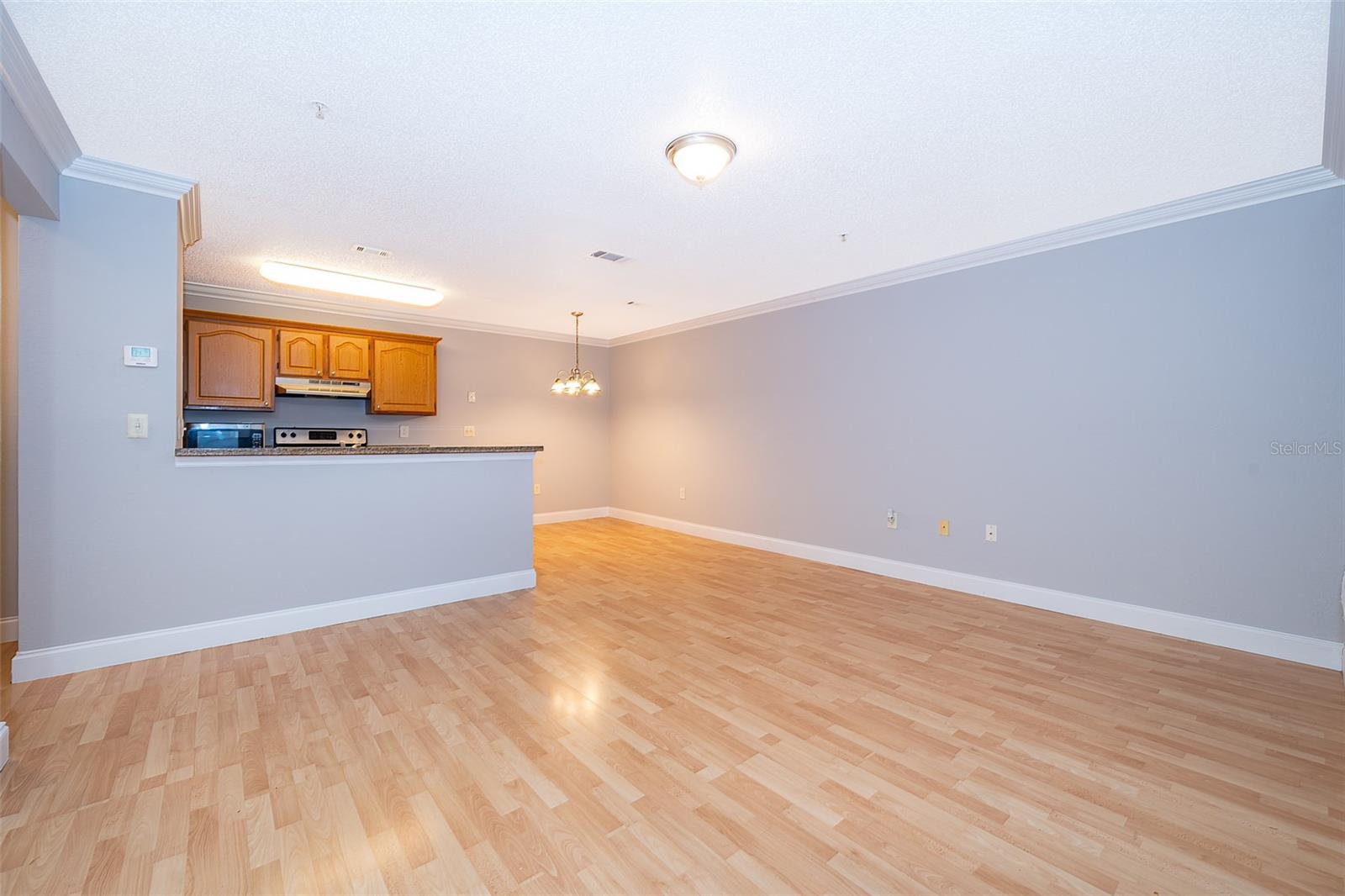 LANDING A CONDOMINIUM THE - Residential